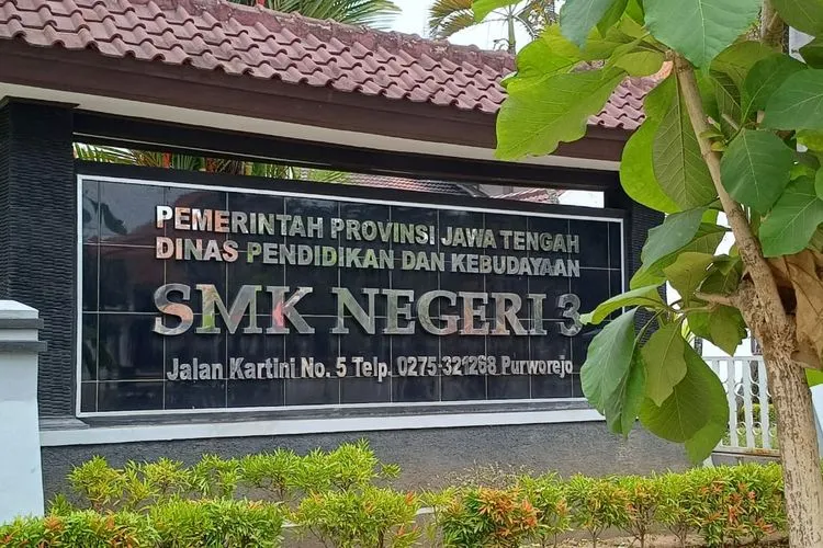 Cover: Profil Lengkap SMK Negeri 3 Purworejo – Sekolah Pusat Keunggulan di Kabupaten Purworejo